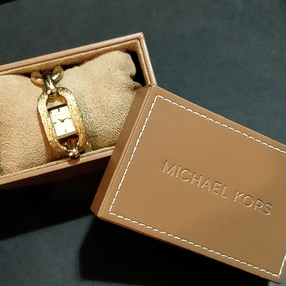 * Michael Kors Bracelet Watch MK3089